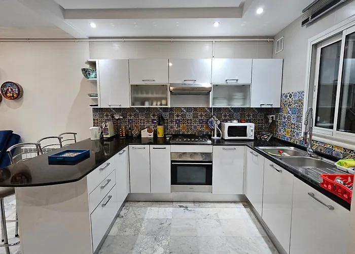 Villa Jasmin Super Equipped Apartment, Private Garden, Pool, Near Beach And Near Center